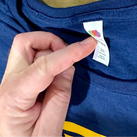 Men’s XXL blue short sleeve t-shirt with gold Memorial Auditorium “The Aud” logo - Picture 6 of 6